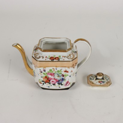 antiquités, céramiques, antiquités en céramique, céramiques anciennes, céramiques italiennes anciennes, céramiques anciennes, céramiques néoclassiques, céramiques du XIXe siècle, service à thé en porcelaine