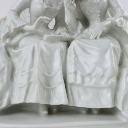 Groupe Sculptural en Porcelaine Blanche Gi