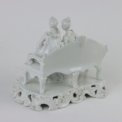 Groupe Sculptural en Porcelaine Blanche Gi