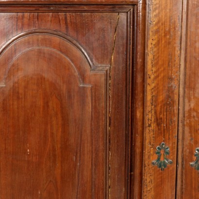 Sideboard mit antiken Türen