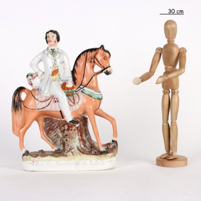 Statue en porcelaine du Staffordshire