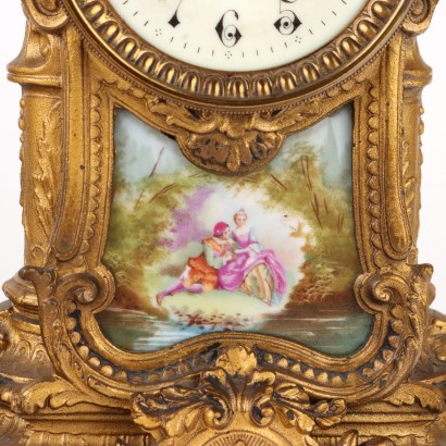 Horloge de comptoir en antimoine doré