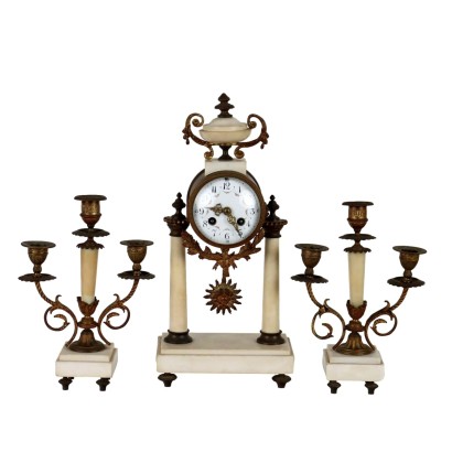 Horloge Triptyque en Bronze et Bi Marbre