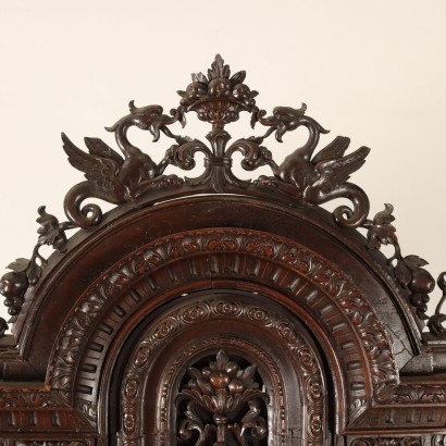 Doppelkorpus-Sideboard im Neorenaissance-Stil