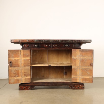 Baroque sideboard with modifications