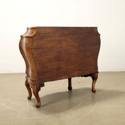 Petite commode de style baroque