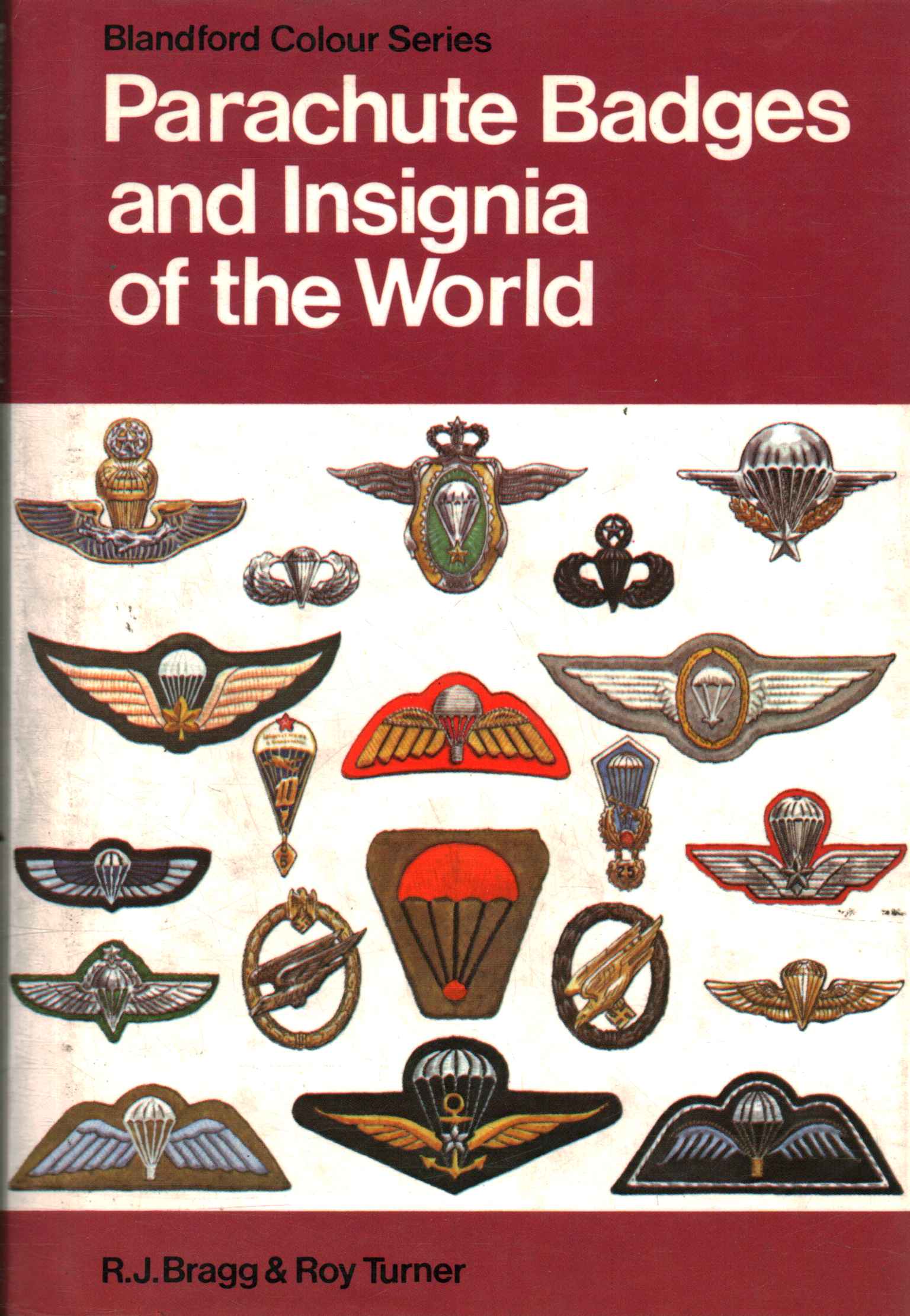 Parachute badges and insignia of he wo