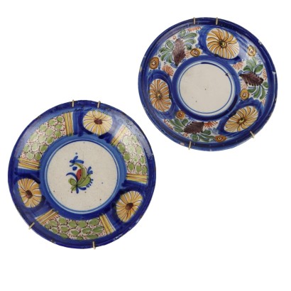 Coppia di Piatti in Maiolica