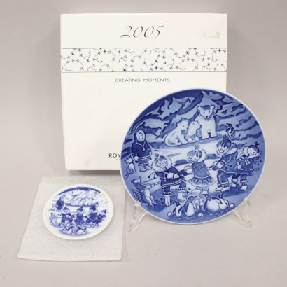 Royal Copenhagen Children's Christmas Plate 2005