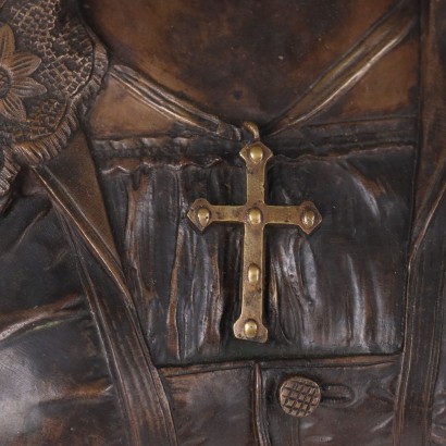 Busto de mujer joven en bronce