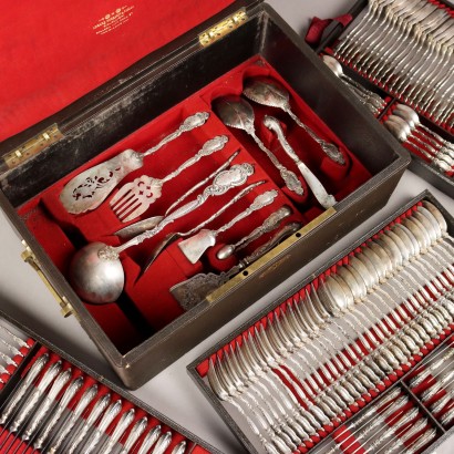 Box with Cutlery Service in Ar