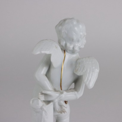 Putto en Porcelaine Manufacture de Ginor