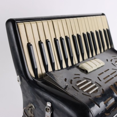 Accordion 80 Bass Marino Pigini Caste