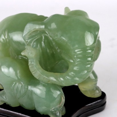 Elefant mit Baby in Jade