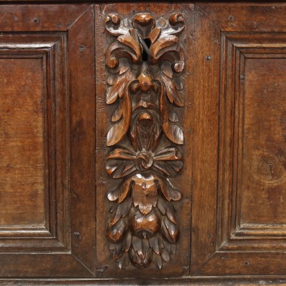 CHEST, coffre baroque en noyer