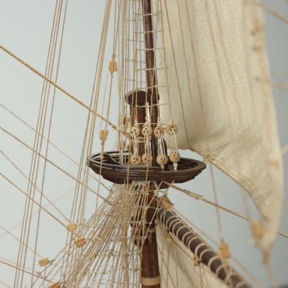 Maquette de bateau en bois