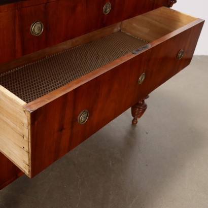 CHEST OF DRAWERS, Walnut Chest of Drawers